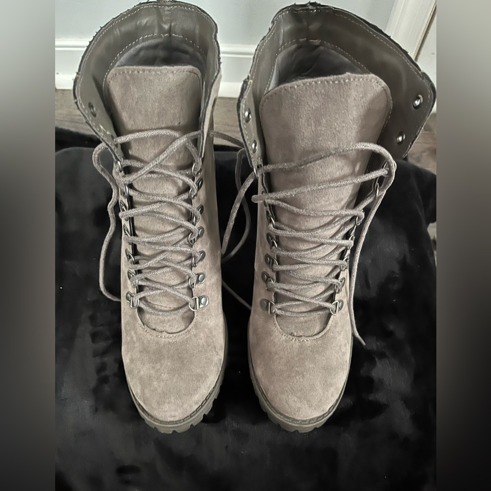 Shoe Dazzle Womens Booties